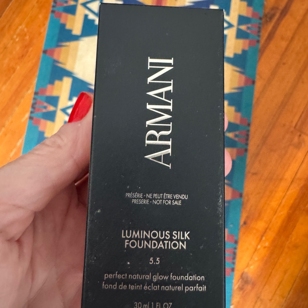 Giorgio Armani Luminous Silk Foundation 5.5